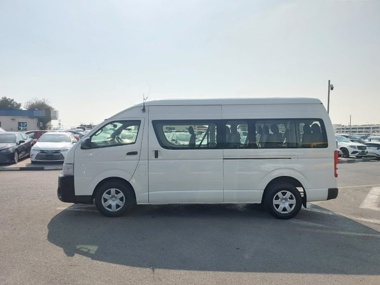 
								TOYOTA VAN full									