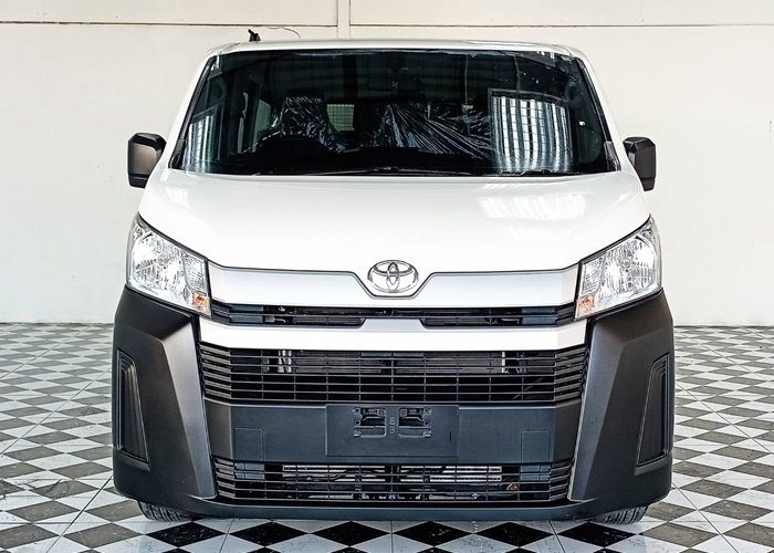 
								TOYOTA VAN full									