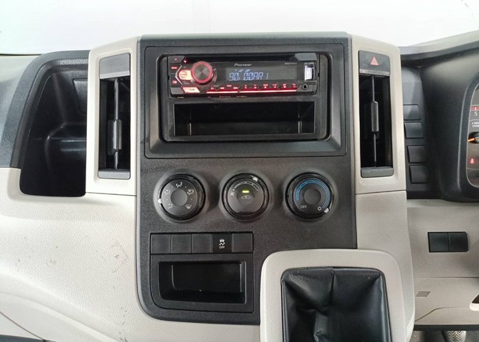 
								TOYOTA VAN full									