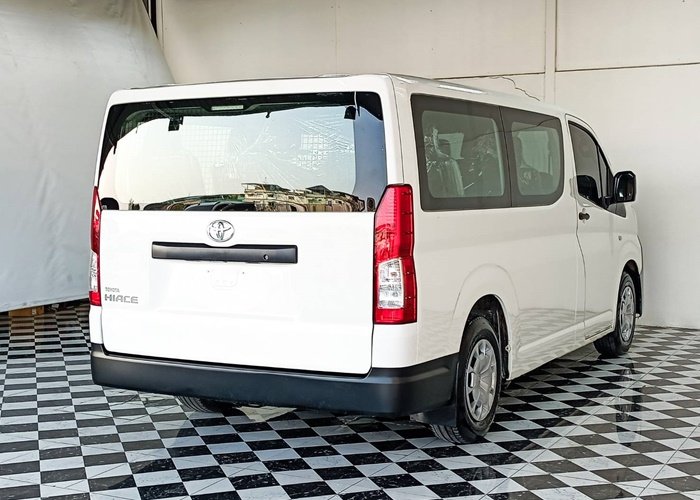 
								TOYOTA VAN full									