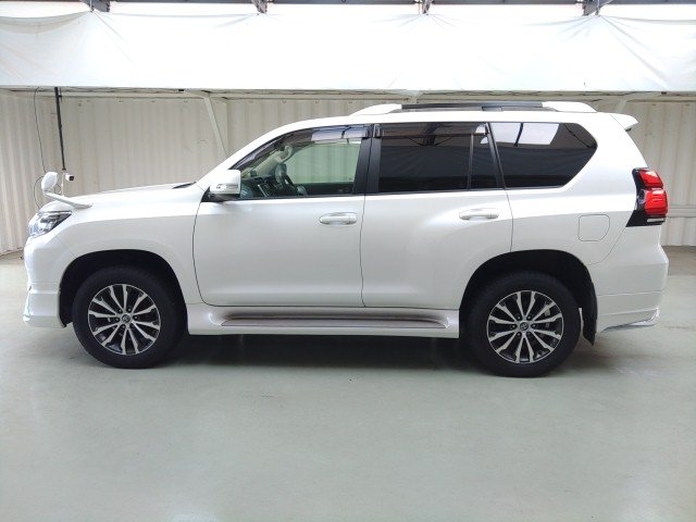
								TOYOTA LAND CRUISER PRADO full									