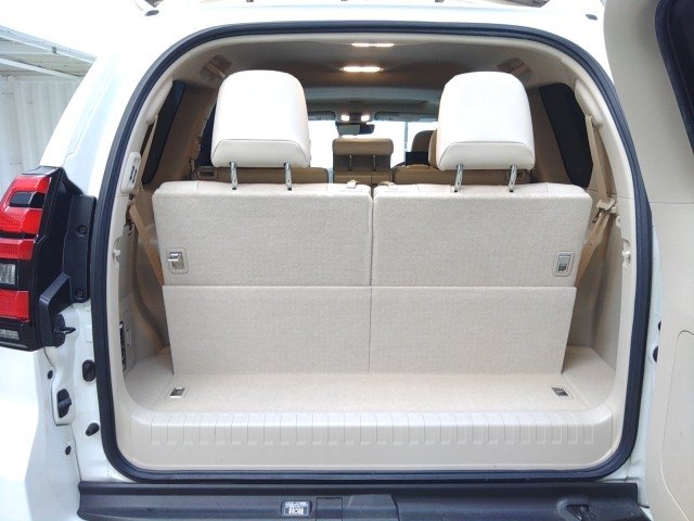 
								TOYOTA LAND CRUISER PRADO full									