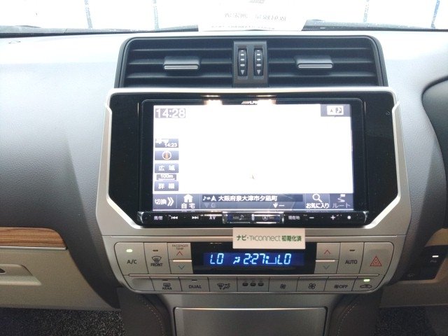 
								TOYOTA LAND CRUISER PRADO full									