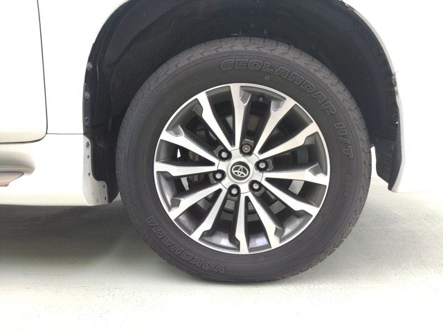 
								TOYOTA LAND CRUISER PRADO full									