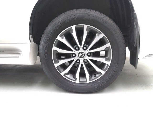 
								TOYOTA LAND CRUISER PRADO full									