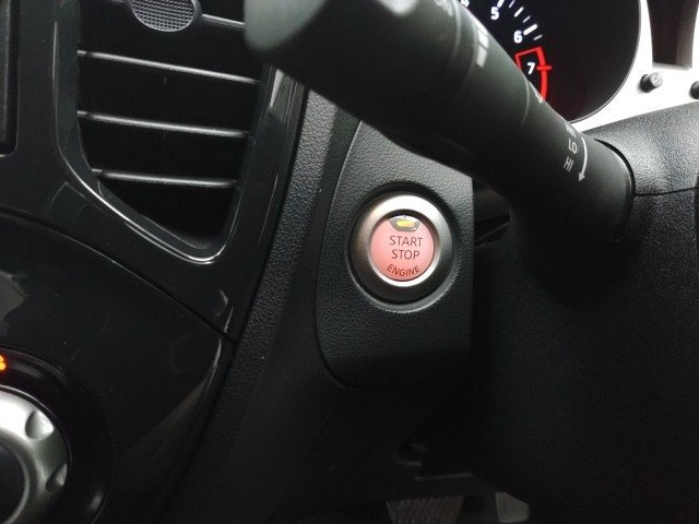 
								NISSAN JUKE full									