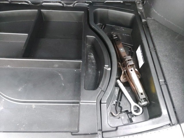 
								TOYOTA KLUGER full									