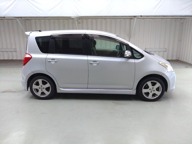
								TOYOTA RACTIS full									