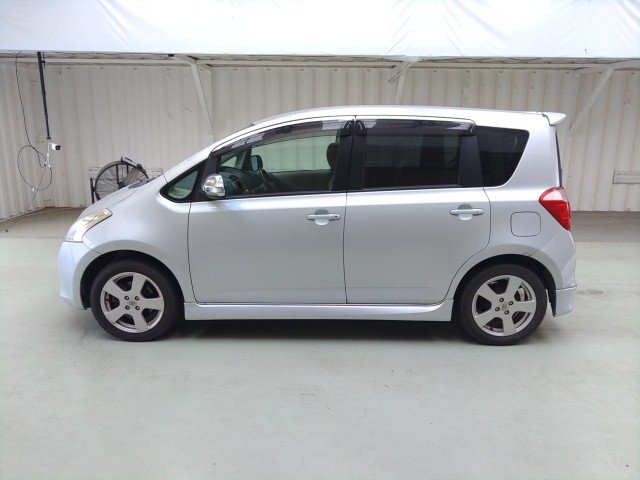 
								TOYOTA RACTIS full									