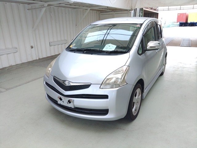 
								TOYOTA RACTIS full									