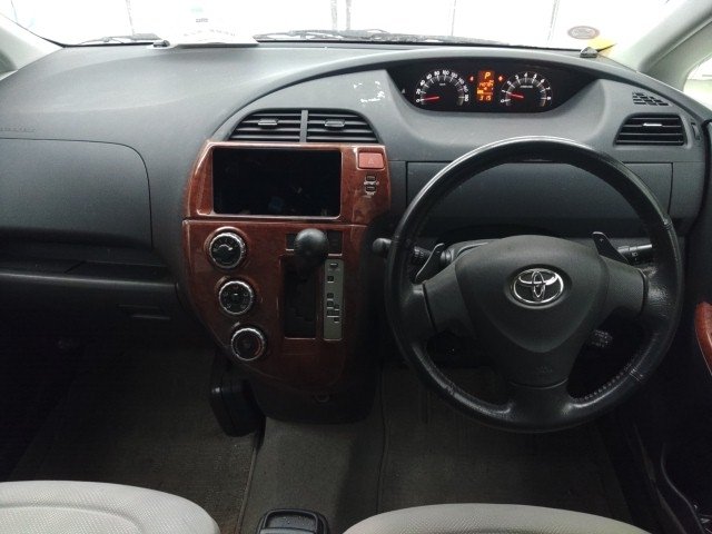 
								TOYOTA RACTIS full									