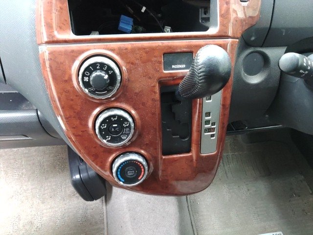 
								TOYOTA RACTIS full									