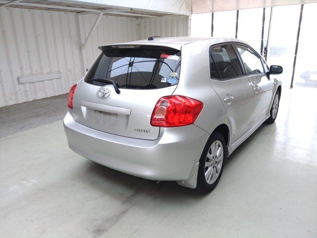 
								TOYOTA AURIS full									