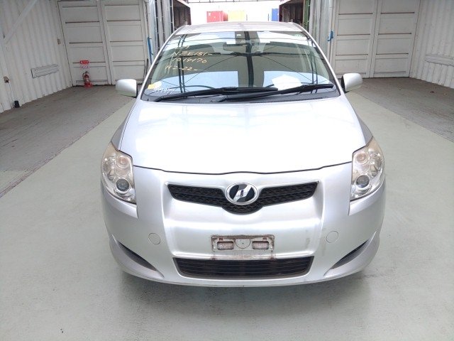 
								TOYOTA AURIS full									