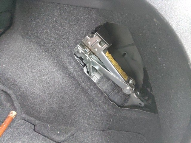 
								TOYOTA AURIS full									