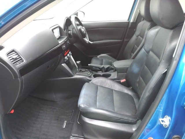 
								MAZDA CX-5 full									