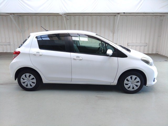 
								TOYOTA VITZ full									