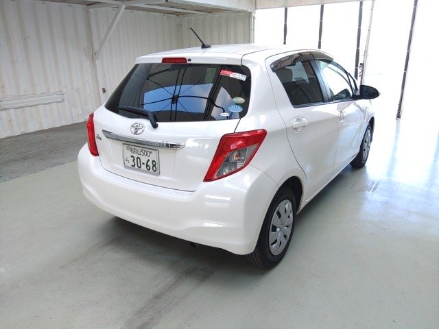 
								TOYOTA VITZ full									
