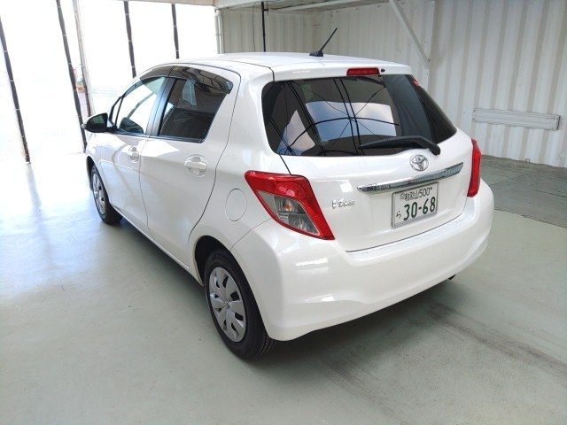 
								TOYOTA VITZ full									