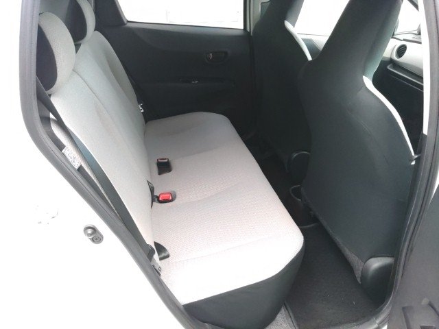 
								TOYOTA VITZ full									