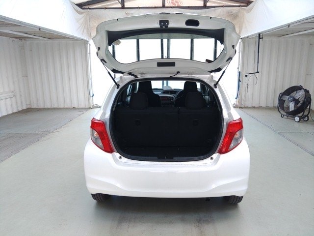 
								TOYOTA VITZ full									