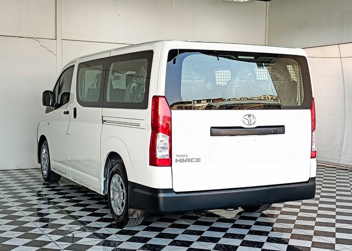 
								TOYOTA VAN full									