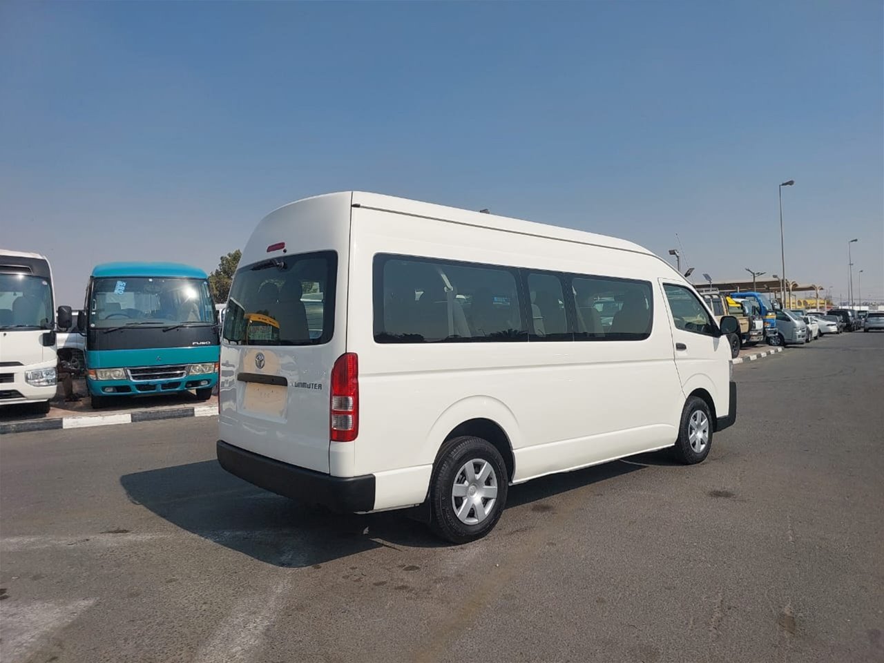 
								TOYOTA VAN full									