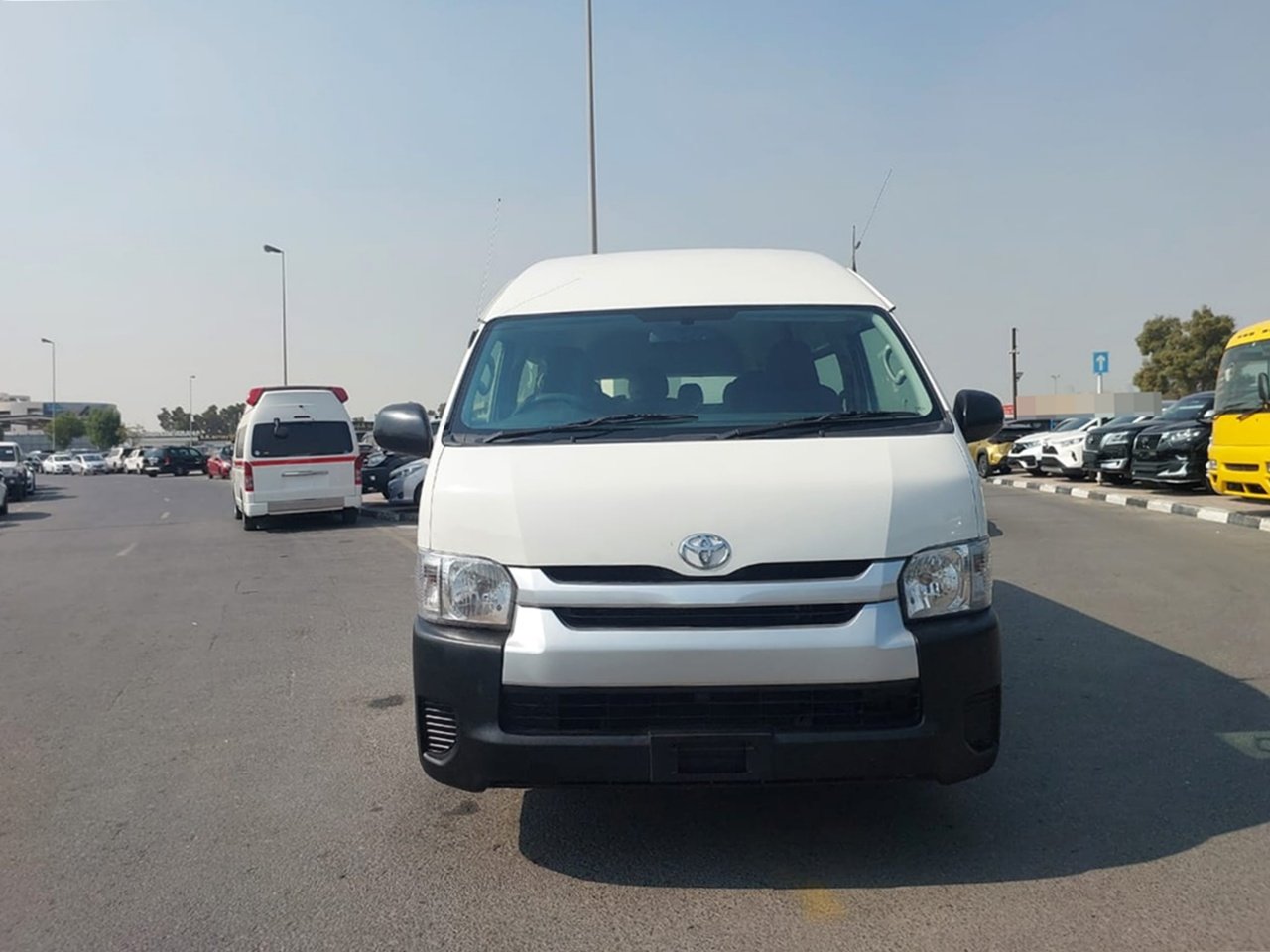 
								TOYOTA VAN full									