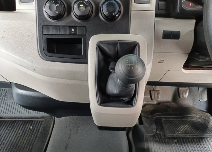 
								TOYOTA VAN full									