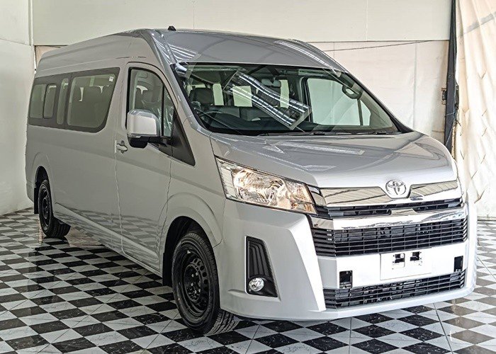 
								TOYOTA COMMUTER 2.8 full									