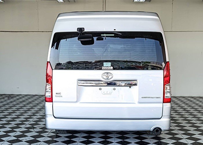 
								TOYOTA COMMUTER 2.8 full									