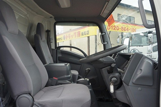 
								ISUZU ELF TRUCK full									