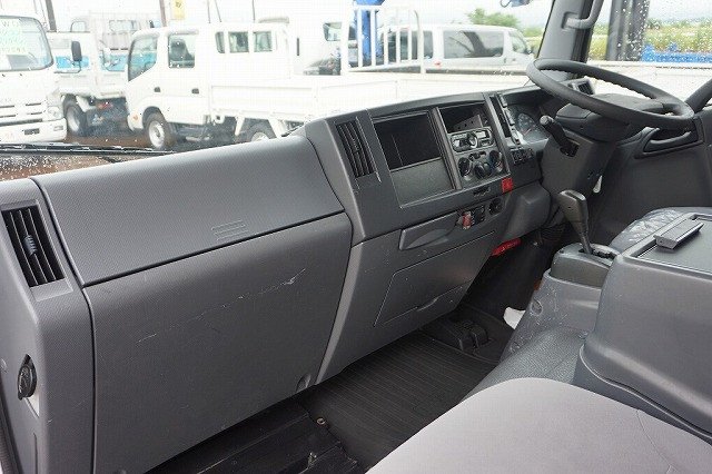
								ISUZU ELF TRUCK full									