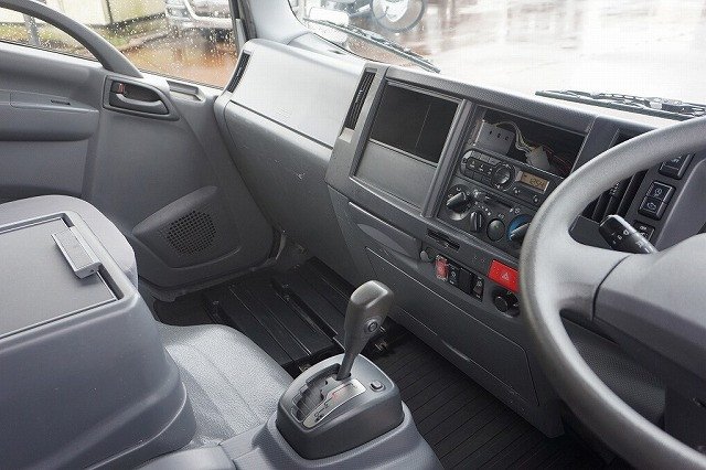 
								ISUZU ELF TRUCK full									