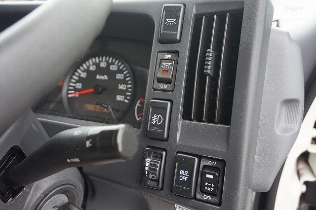 
								ISUZU ELF TRUCK full									