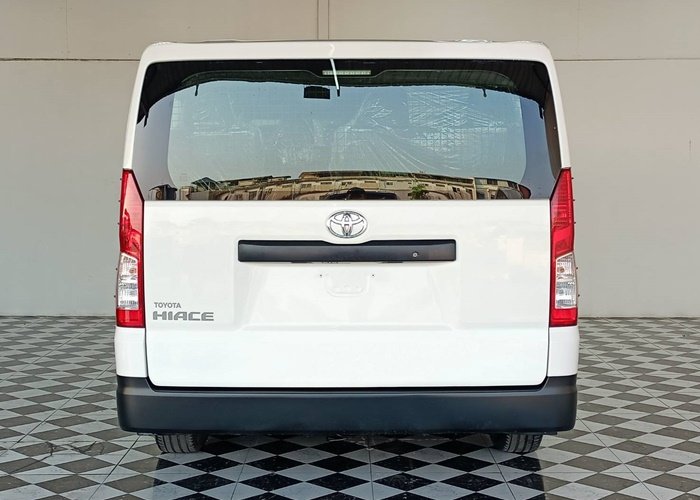
								TOYOTA VAN full									