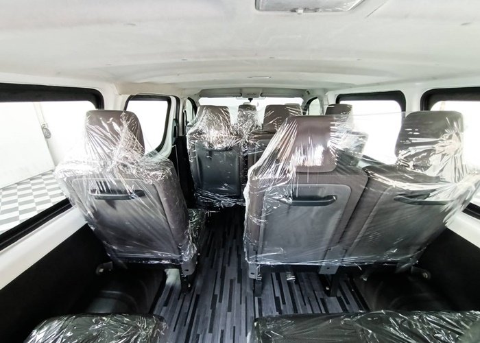 
								TOYOTA VAN full									