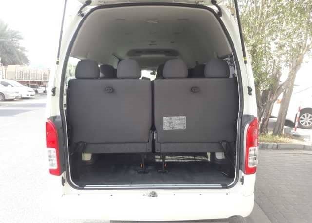 
								TOYOTA HIACE COMMUTER full									