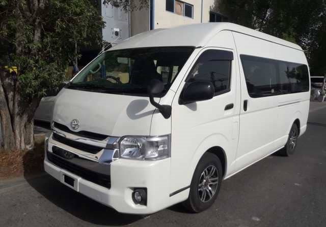 
								TOYOTA HIACE COMMUTER full									