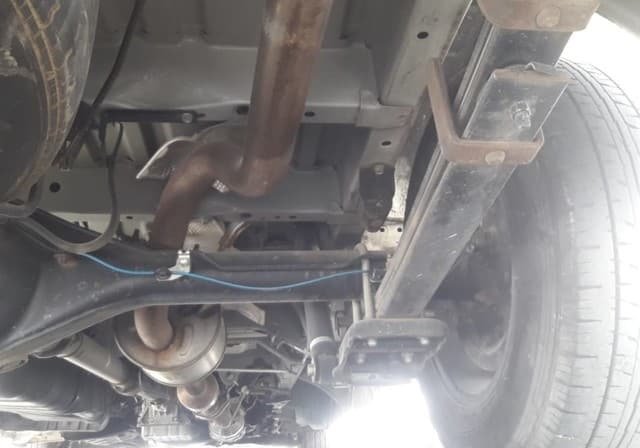
								TOYOTA HIACE COMMUTER full									