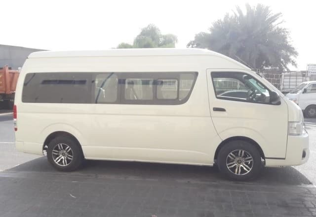 
								TOYOTA HIACE COMMUTER full									