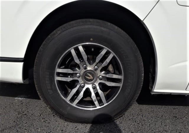 
								TOYOTA HIACE COMMUTER full									