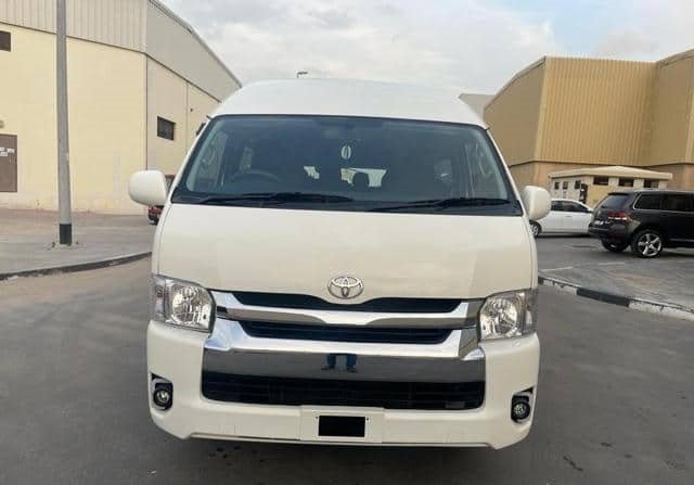 
								TOYOTA HIACE COMMUTER full									