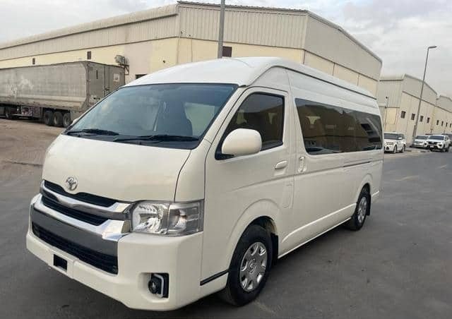 
								TOYOTA HIACE COMMUTER full									