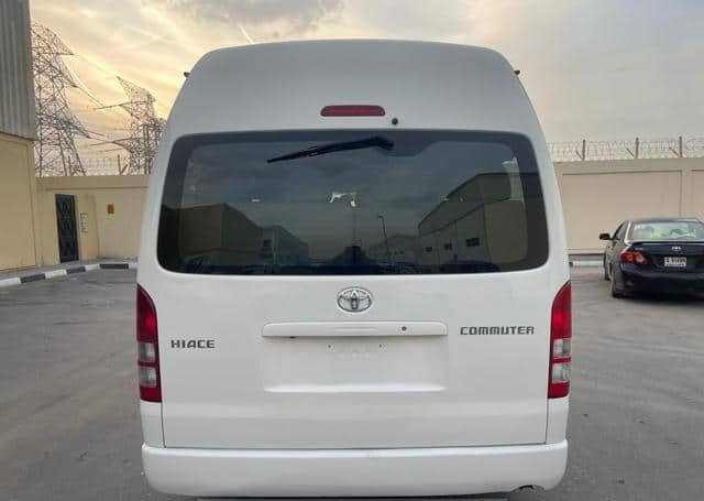 
								TOYOTA HIACE COMMUTER full									