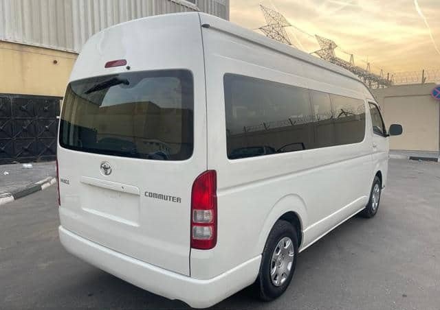 
								TOYOTA HIACE COMMUTER full									