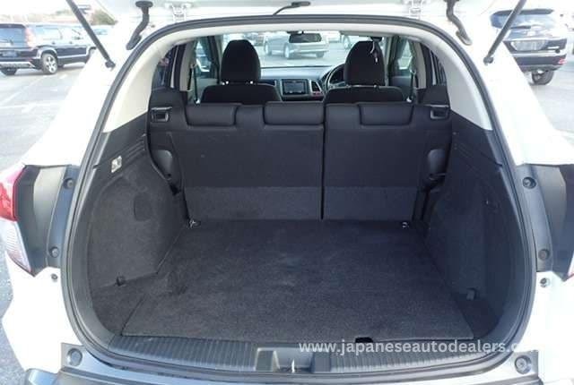 
								HONDA VEZEL HYBRID full									