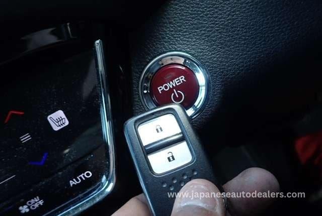 
								HONDA VEZEL HYBRID full									
