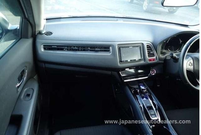 
								HONDA VEZEL HYBRID full									
