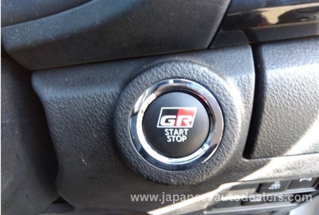 
								TOYOTA HILUX Z GR SPORTS full									